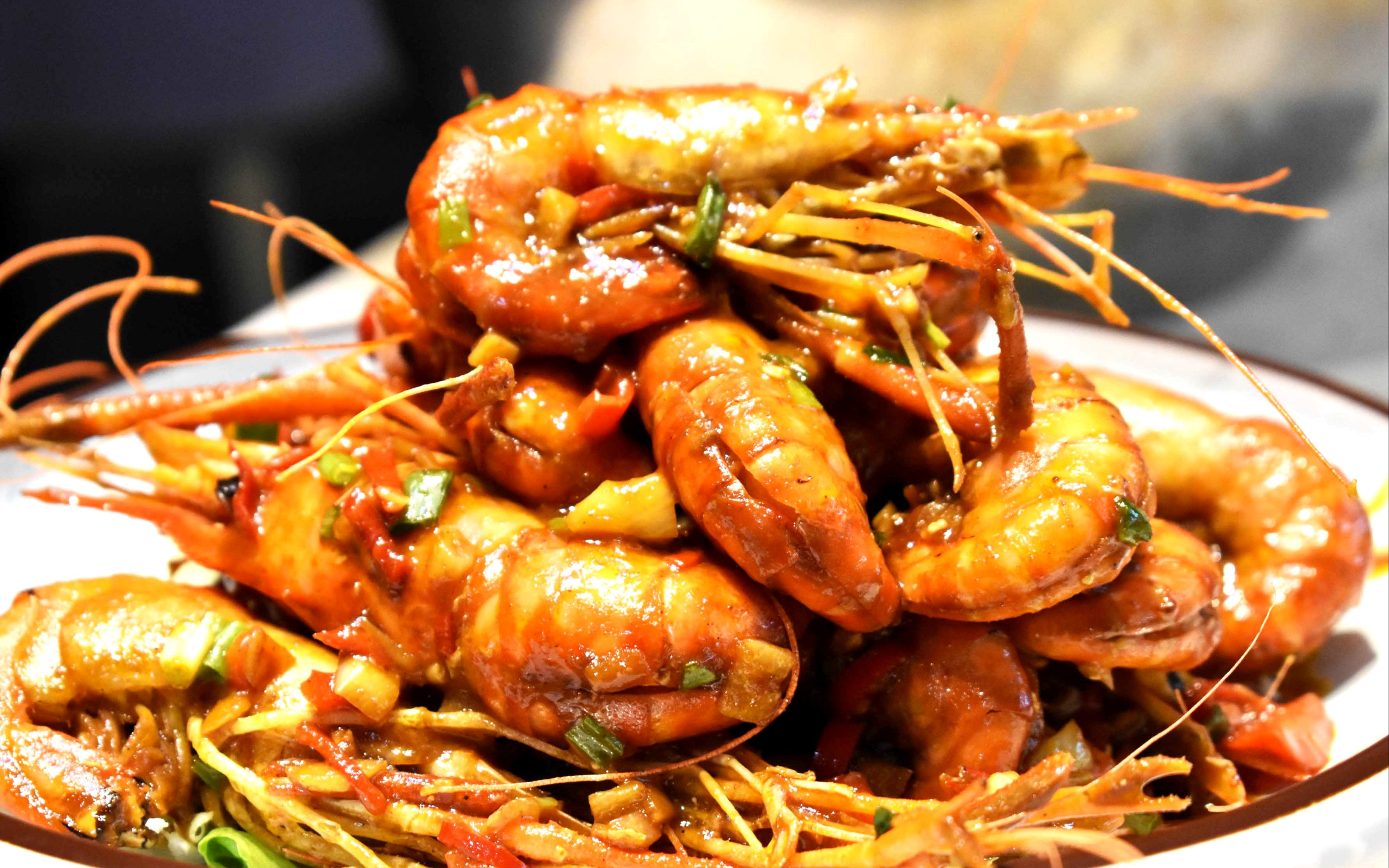 在家也能做大厨湘菜大师教大家做一道具有湖南特色的霸王罗氏虾