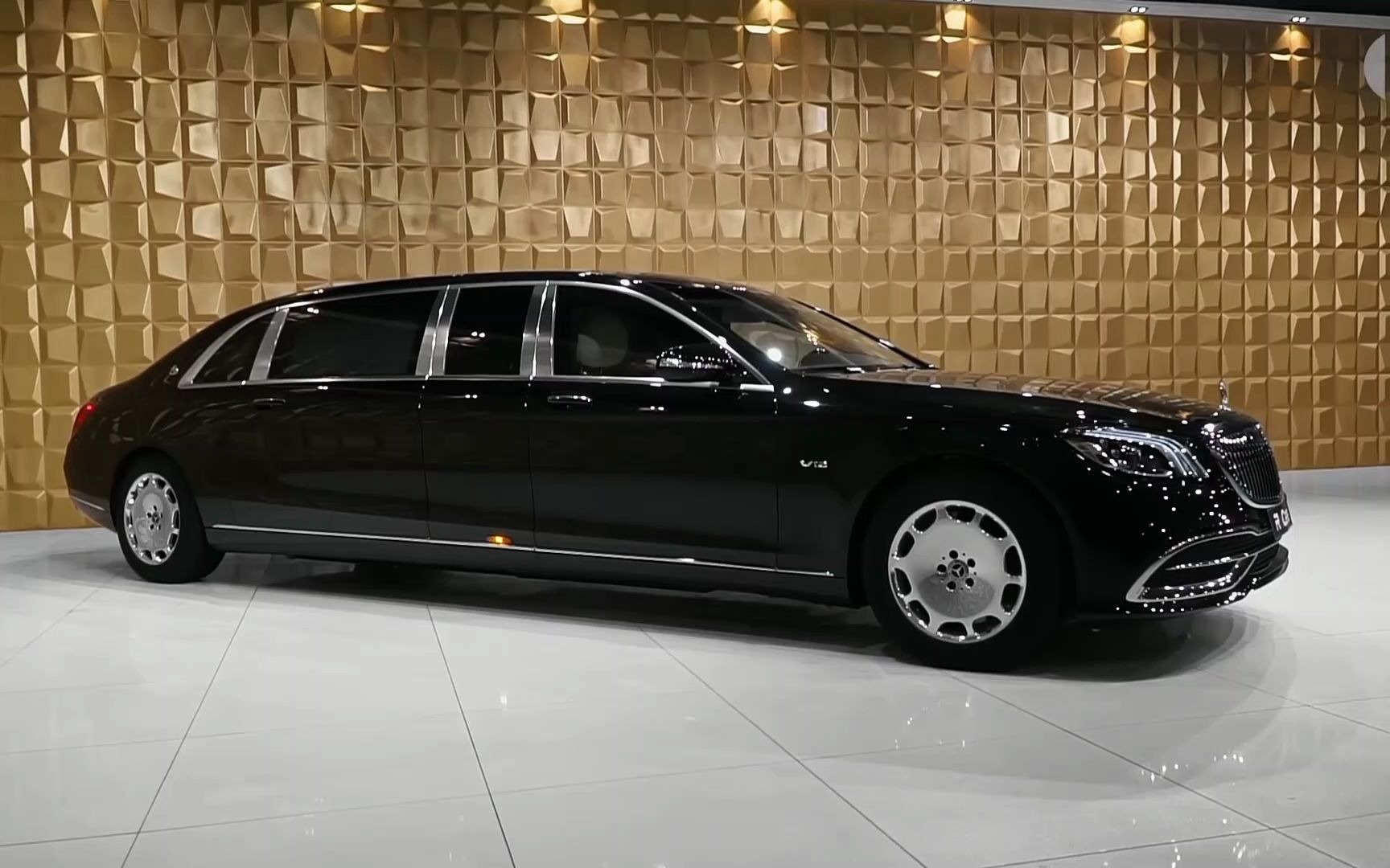 【元首级】180万美元,迈巴赫普尔曼 v12 guard.