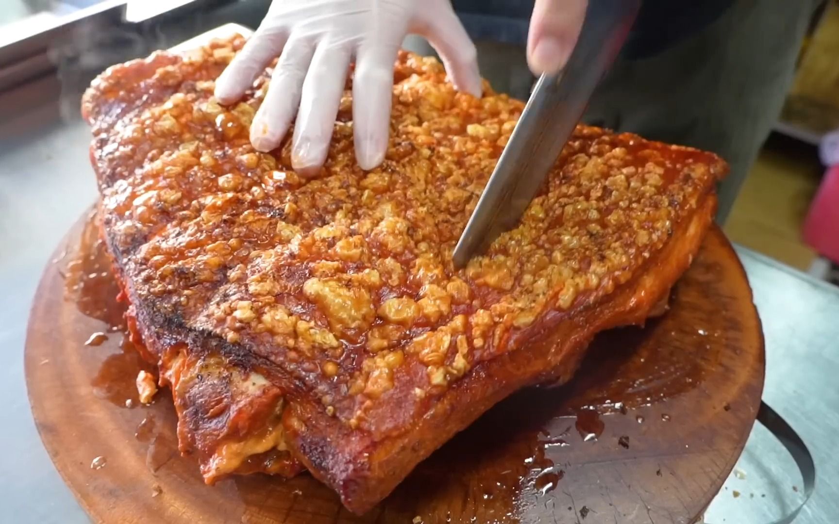 爆酥脆!越式脆皮烤乳猪, 越南法国面包  台湾街头美食哔哩哔哩bilibili