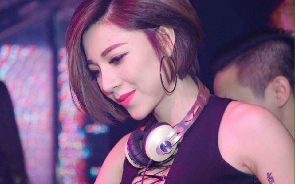 妙音坊dj音乐:朋友常联系-金久哲 dj混音版_哔哩哔哩 (゜-゜)つロ