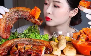 下载视频: 【Fume】 煎五花肉蘑菇+泡菜