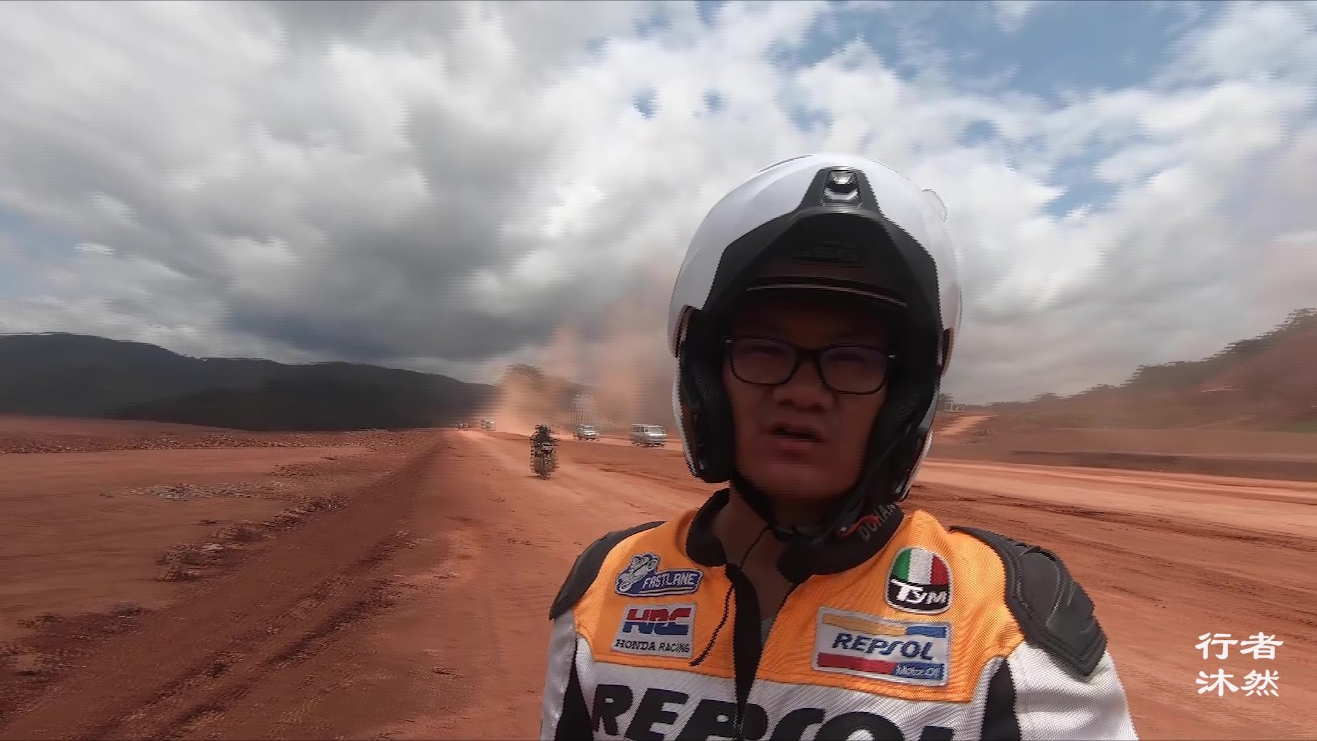 摩旅老挝 看一带一路在老挝的进展 中国越来越强 老挝人民也受益