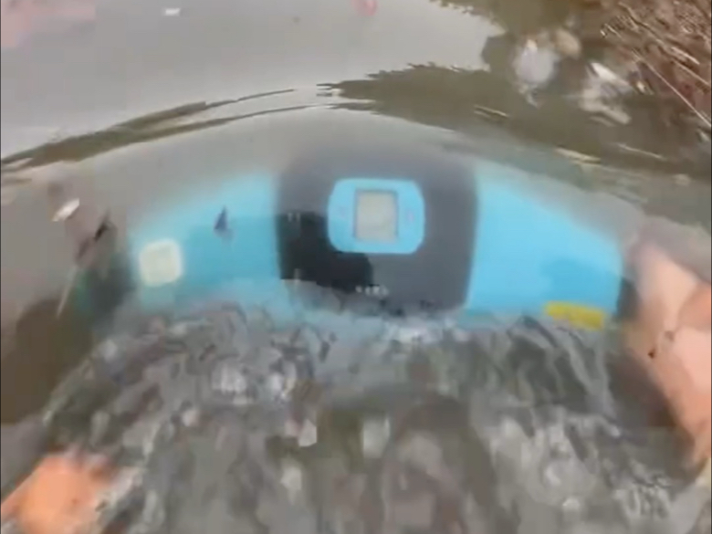 水中潜水艇电瓶车