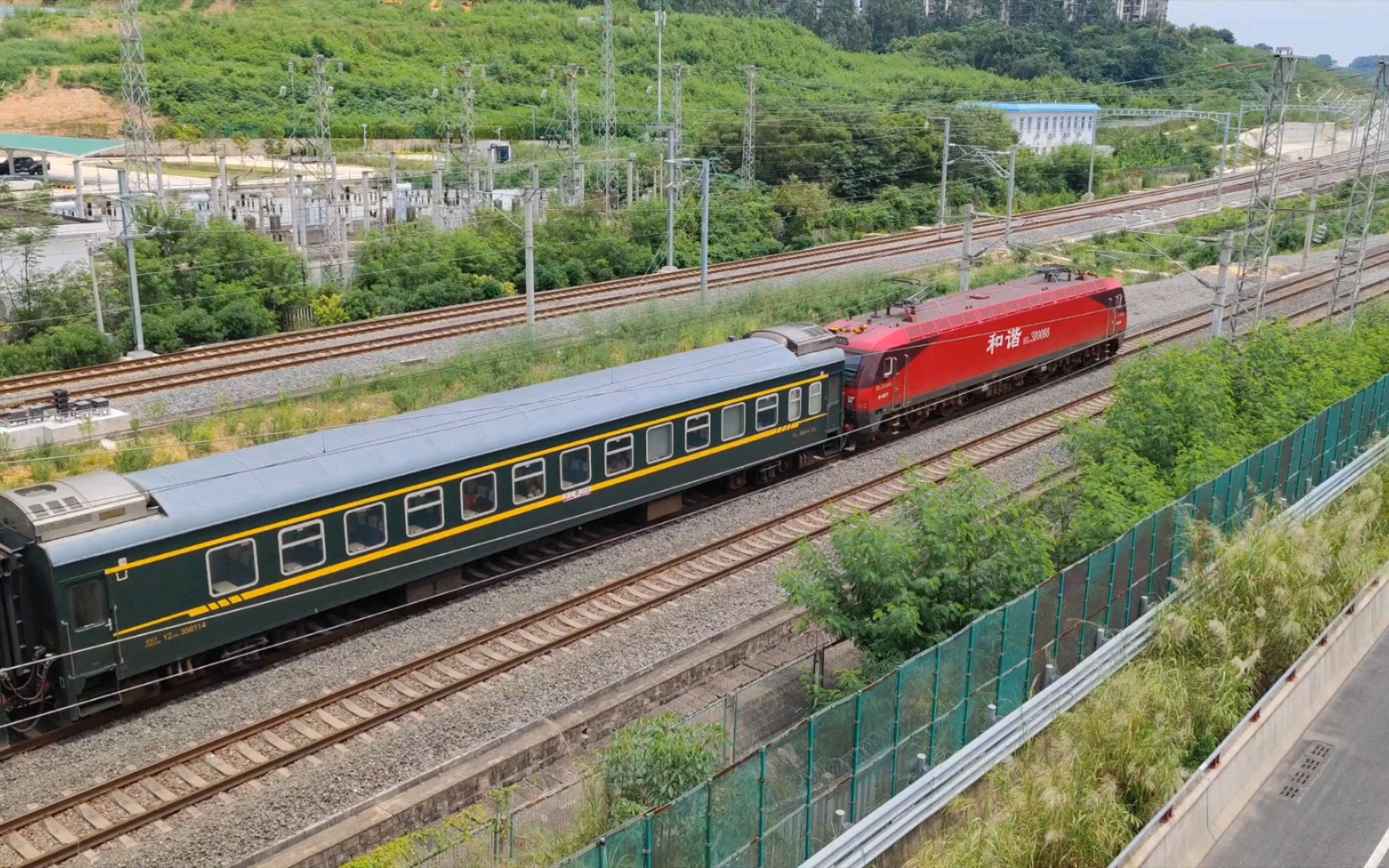 【中国铁路】hxd3d牵引k1138通过清厢快速路机位