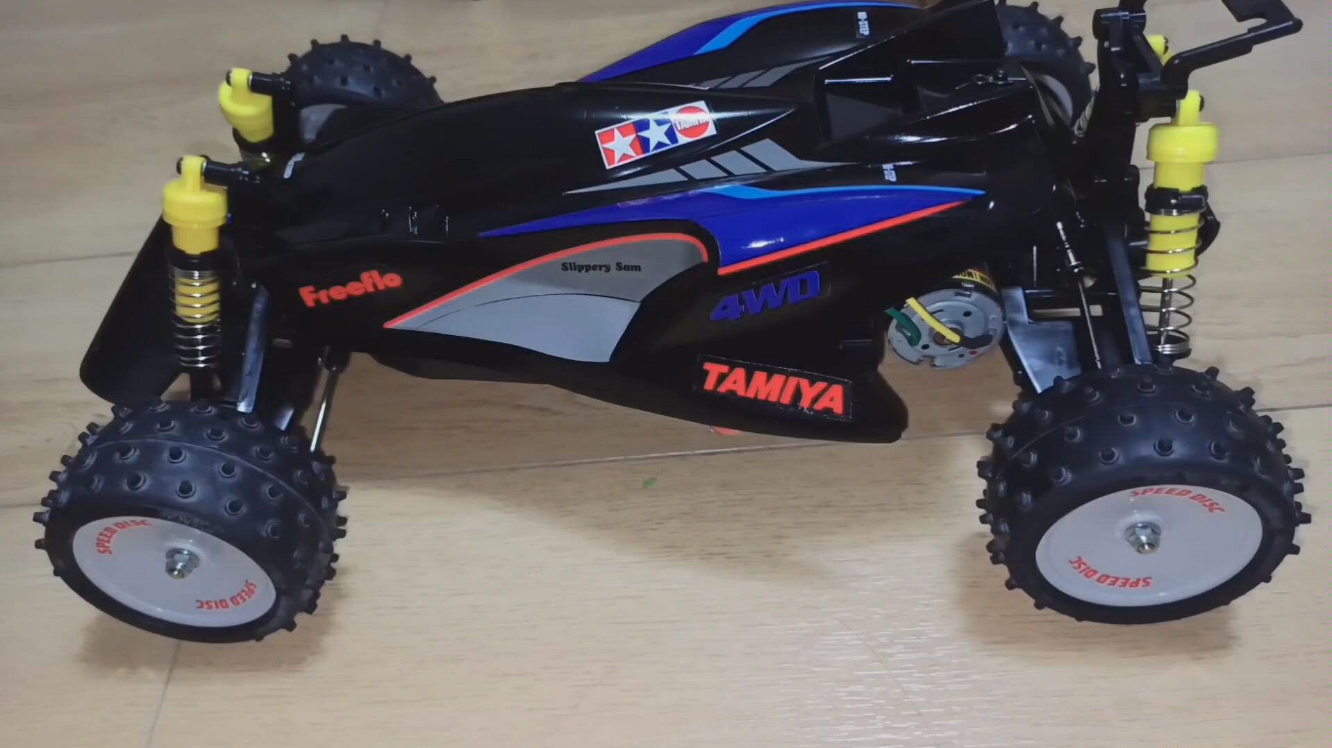 田宫manta ray 魔鬼鱼 四驱越野遥控车 基本完成 尾翼还没喷漆