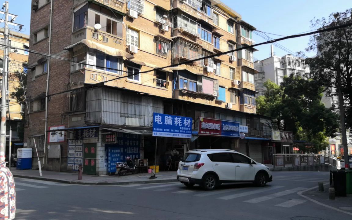 板塘铺湘纺社建路与创业路交叉口