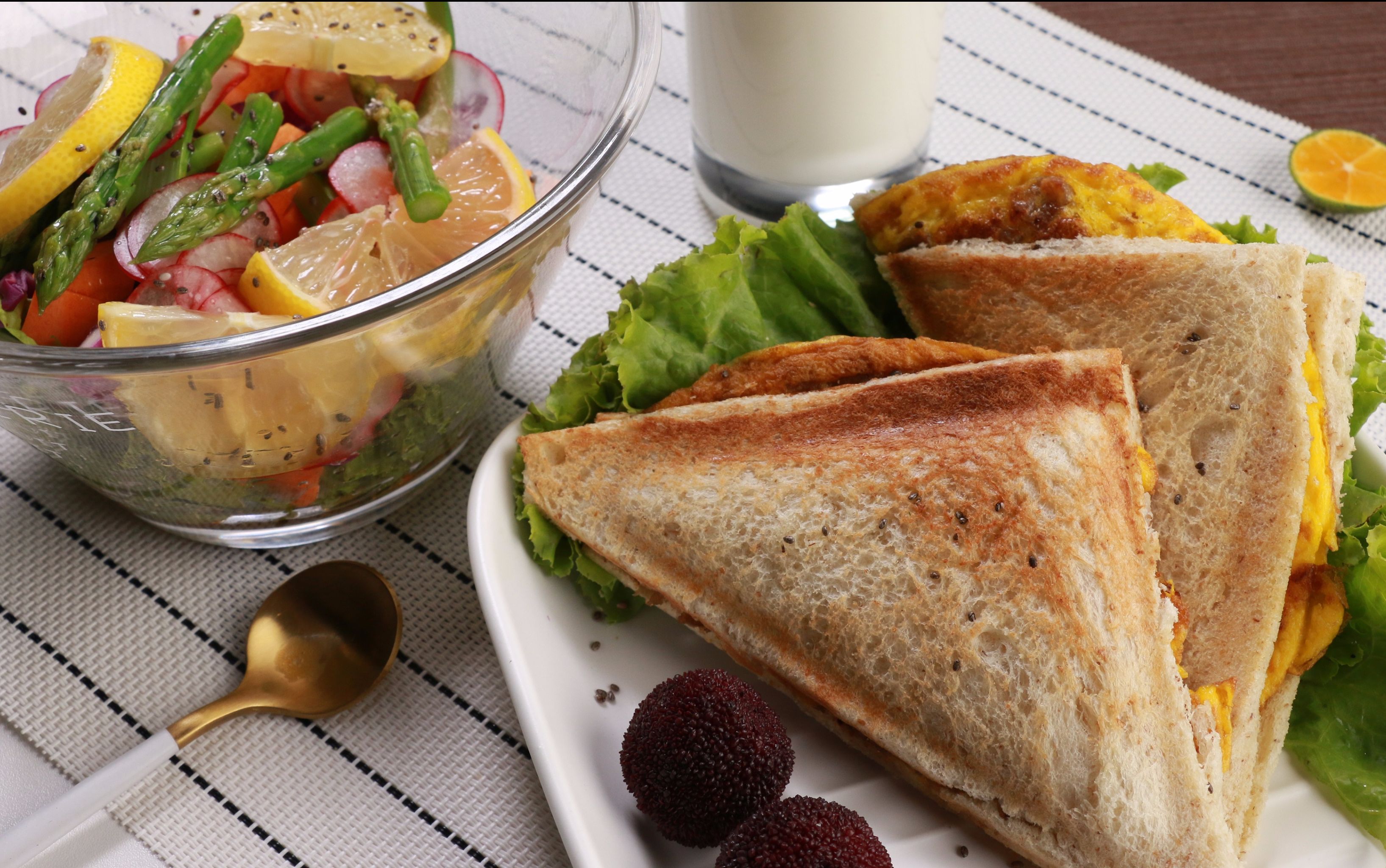 【鸡蛋牛肉三明治】对于无肉不欢的你,这道早餐将是最好的选择!