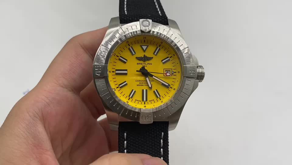 复仇者二代系列深潜黄狼腕表评测