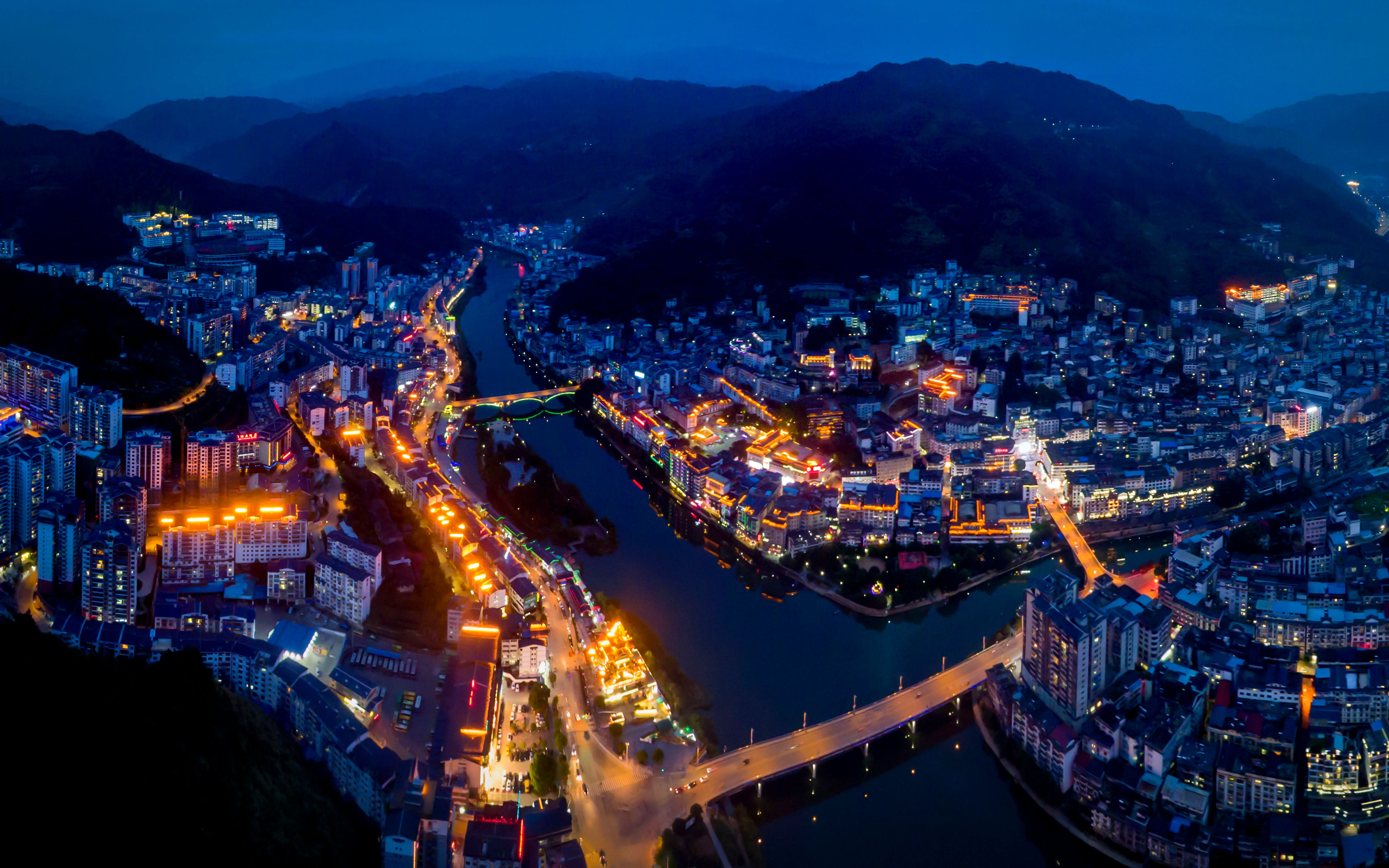 航拍记录桂林的十县一市,看看各地的城市发展面貌如何了?