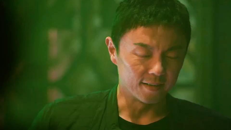 电影东北警察故事202这么嚣张的黑老大,居然强买别人的老婆,逼得