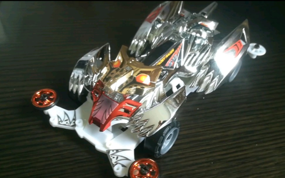 奥迪双钻野战队雪豹 国产四驱车