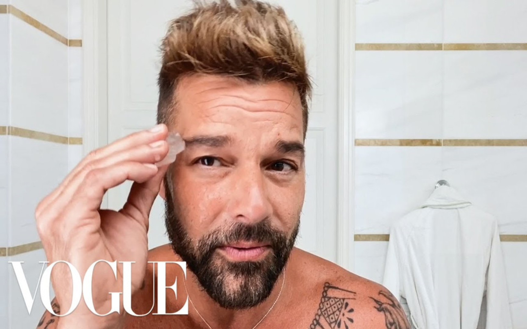 [图]瑞奇·马丁（Ricky Martin）分享日常护肤心得和健康程序| Beauty Secrets | Vogue