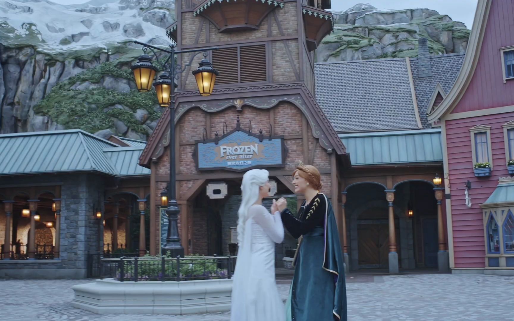 [图]World of Frozen Preview at Hong Kong Disneyland