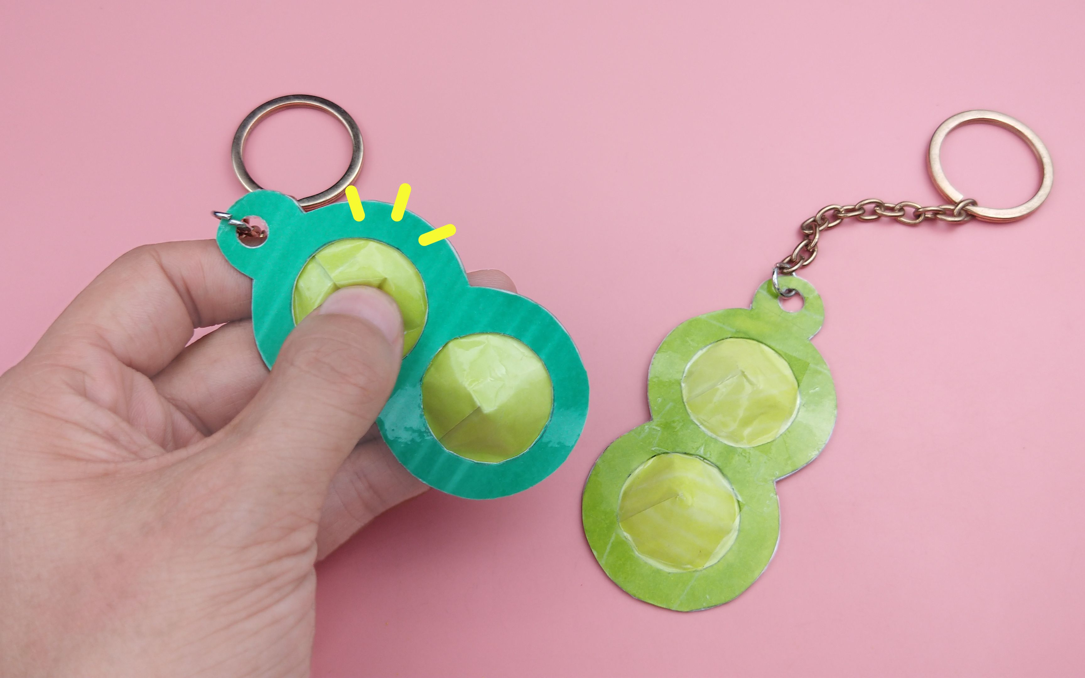 自制可爱的灭鼠先锋挂件,捏起来很解压,手工折纸diy教程