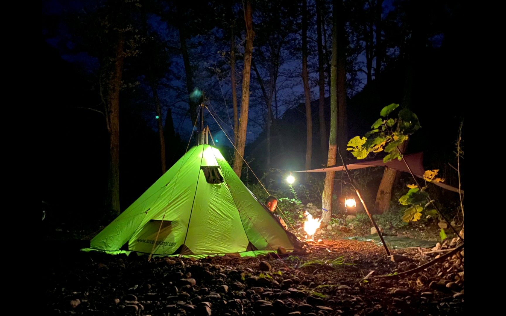 和狗子一起枯水期溪边露营二日一夜