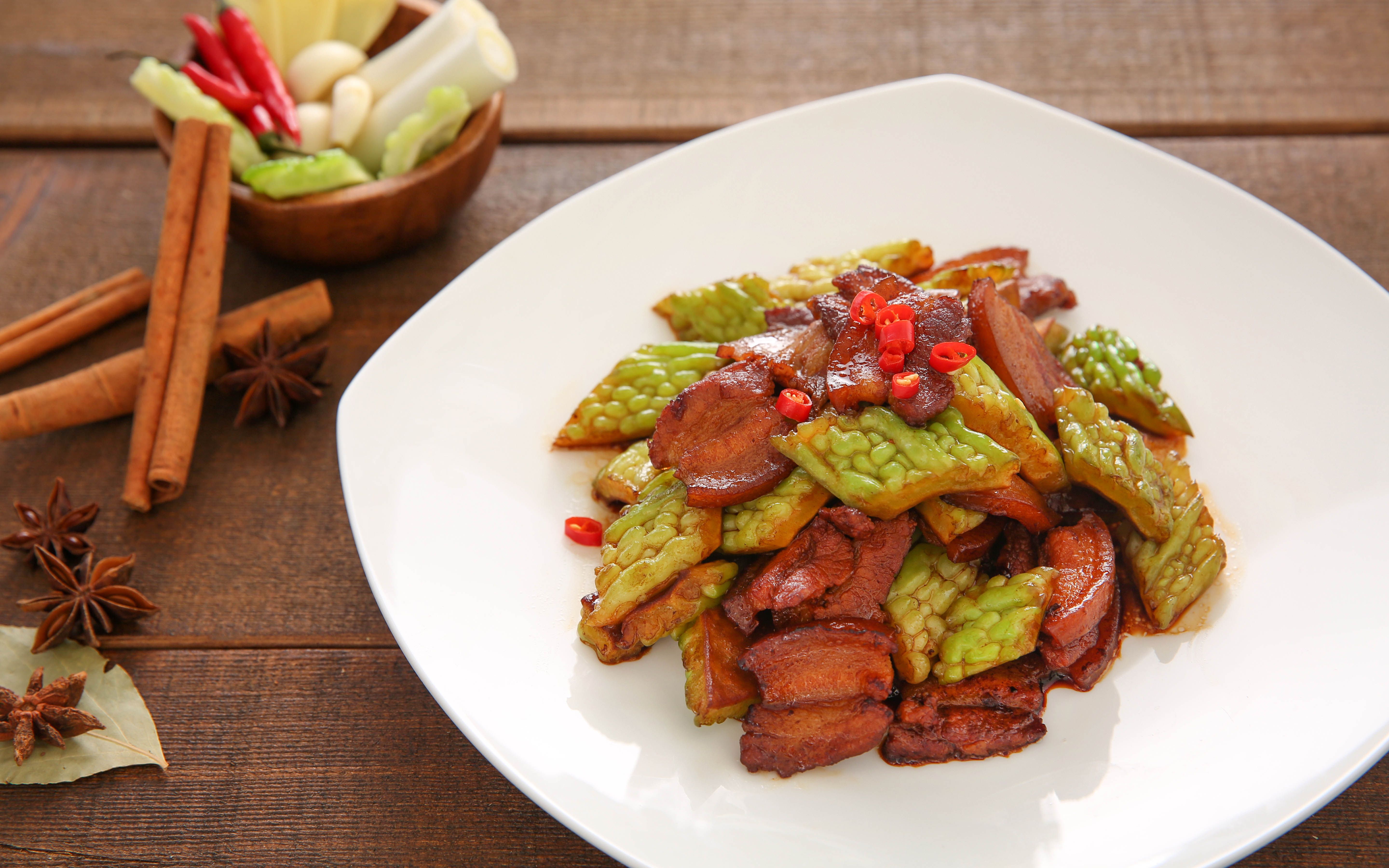 【苦瓜烧肉】清爽可口丝滑入味,酷暑去燥就靠它