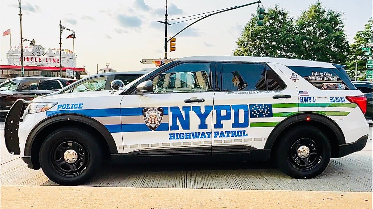 *全新*nypd使用全新涂装的高速巡警拦截单位highway