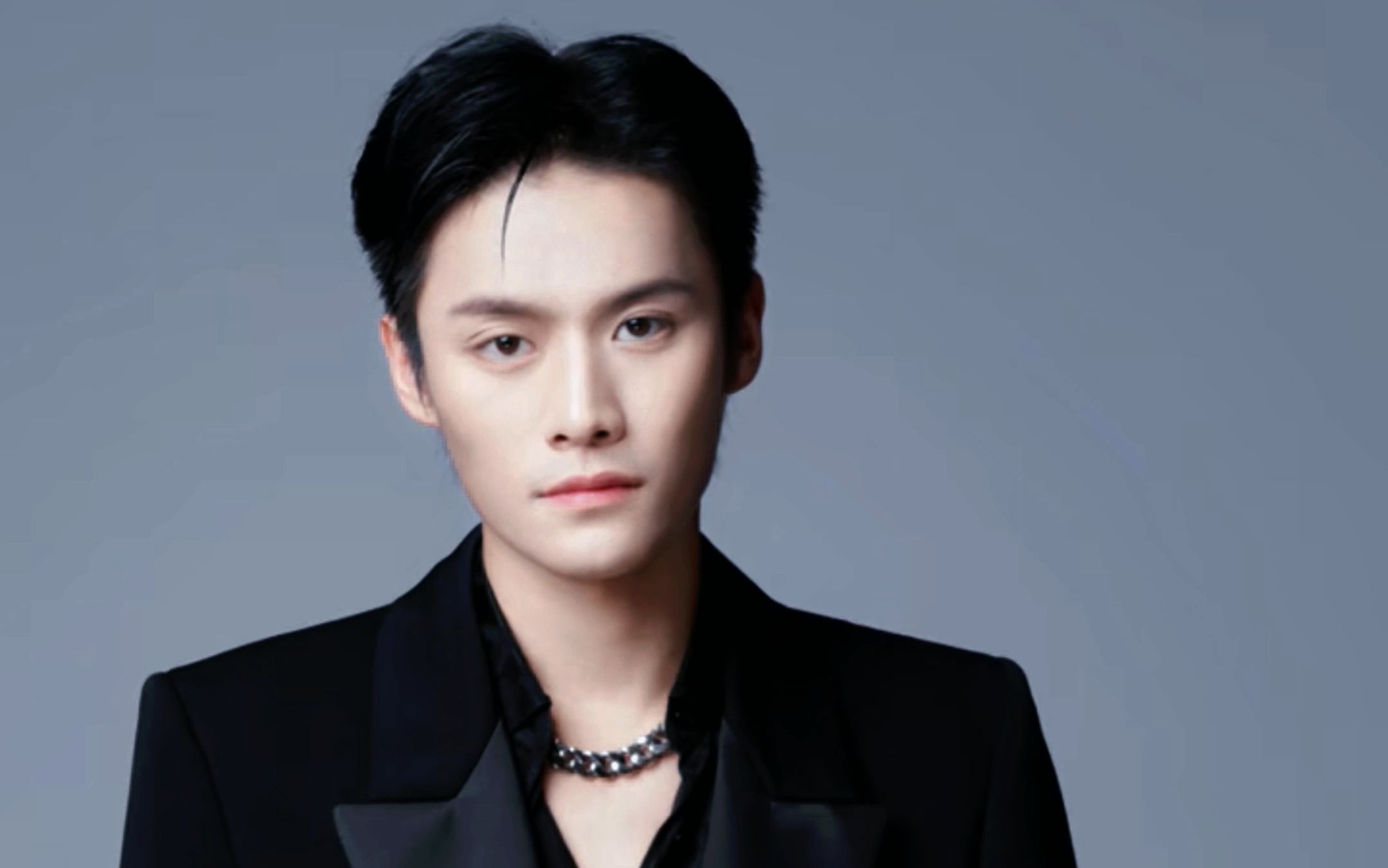 为啥最近越看小杨哥长得越帅呢