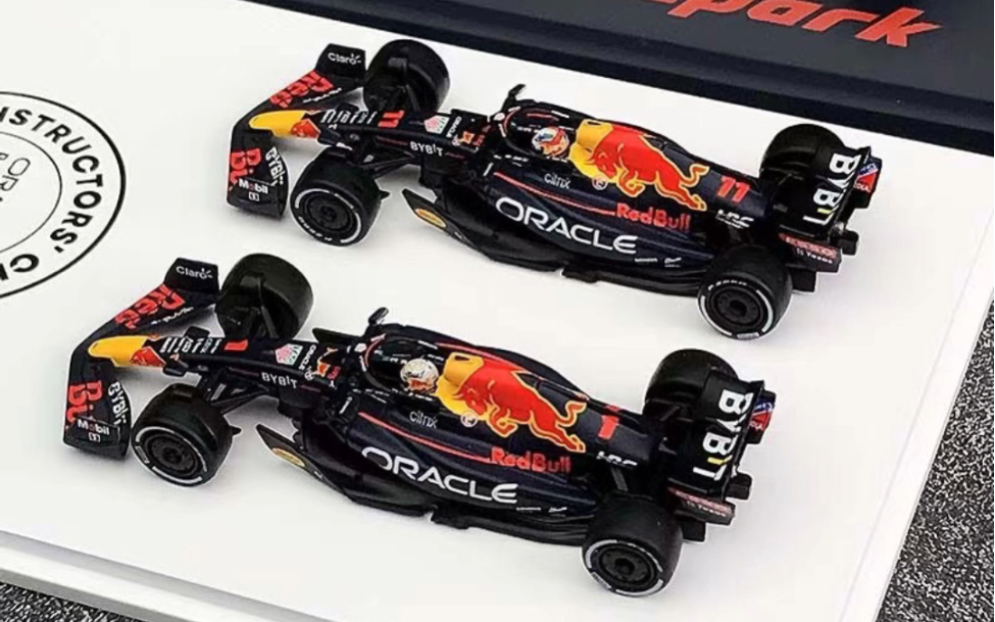 spark1:64红牛f1赛车2022双车套冠军维斯塔潘