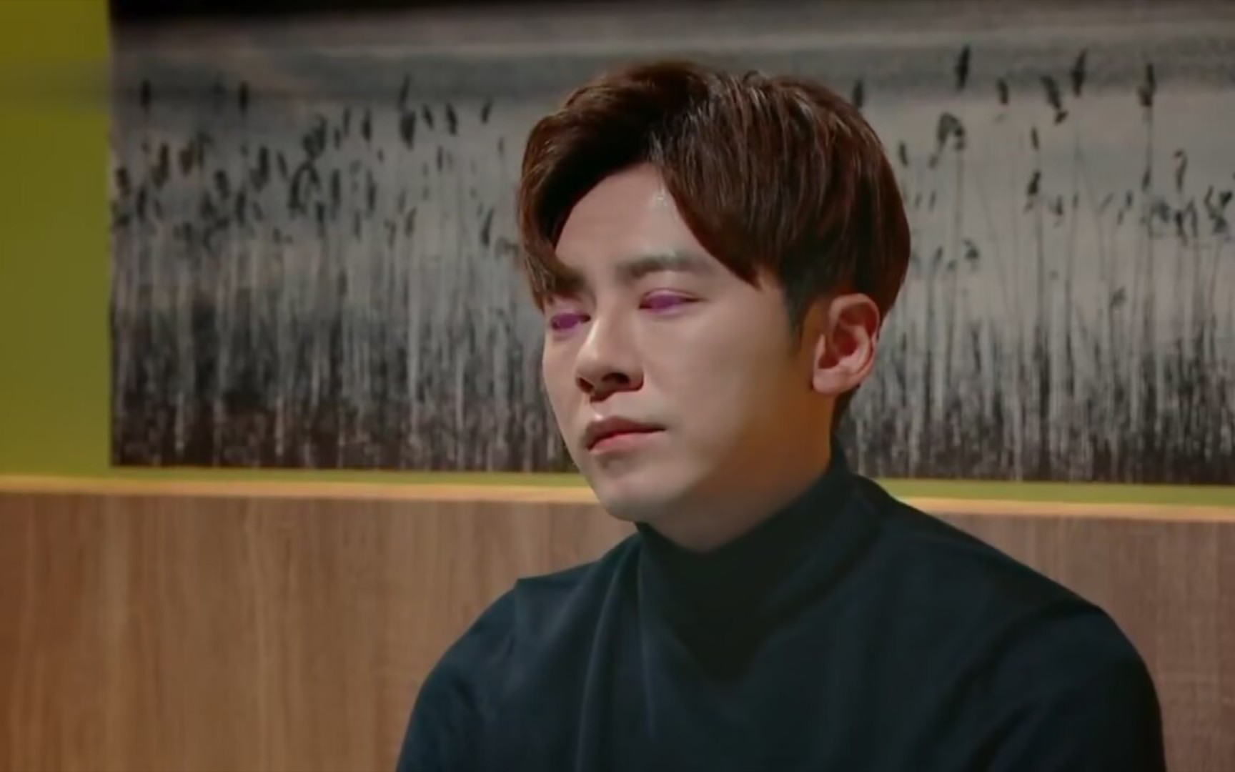 瘟神从赵子默身体里出来,事先拿掉手环,导致赵子默无法使出法力,又