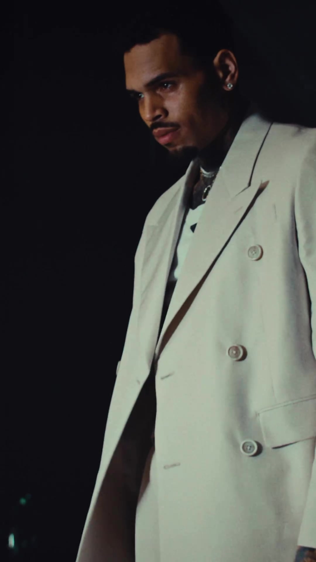 chrisbrownofficial接管迪拜这位艺术家上个月在阿