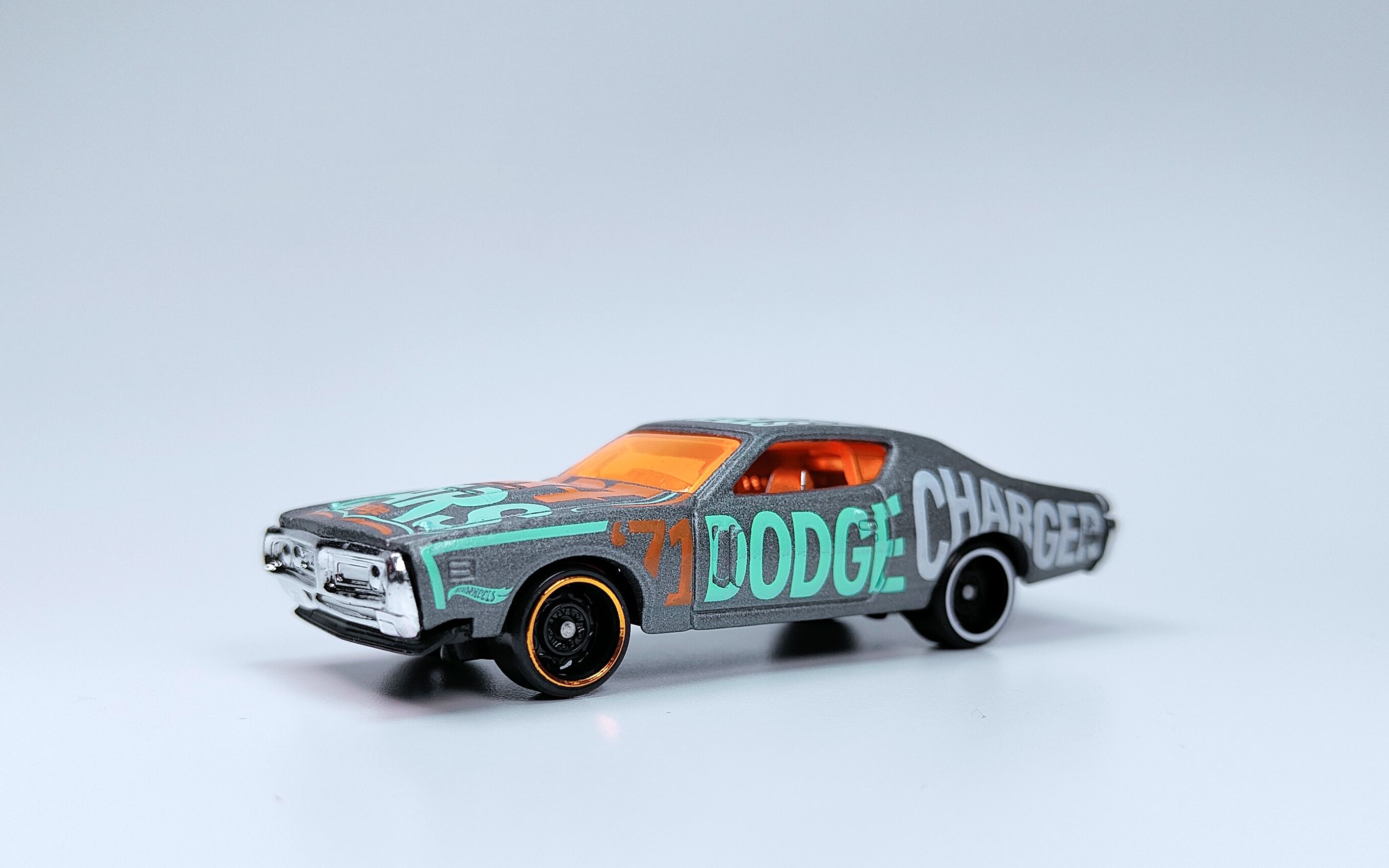 一分钟玩具开盒-风火轮普卡艺术车系列道奇战马dodge charger开盒把玩