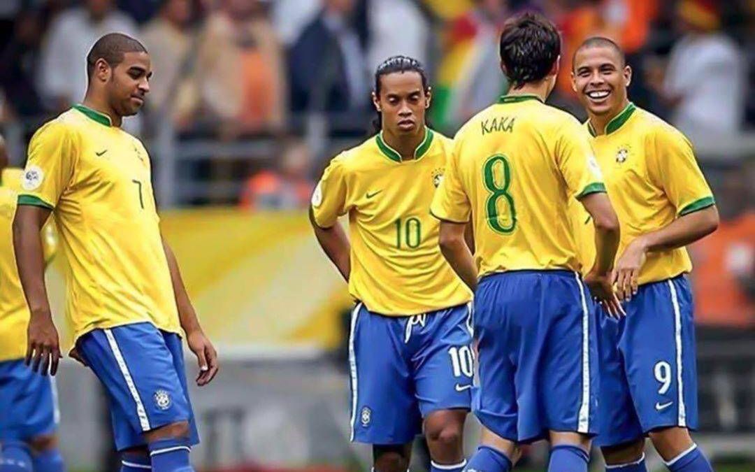 06年世界杯巨星云集的巴西队最终止步八强令人惋惜