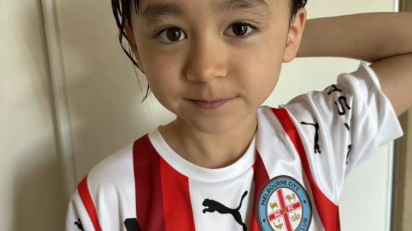 本特利ins更新~可爱扎辫小本