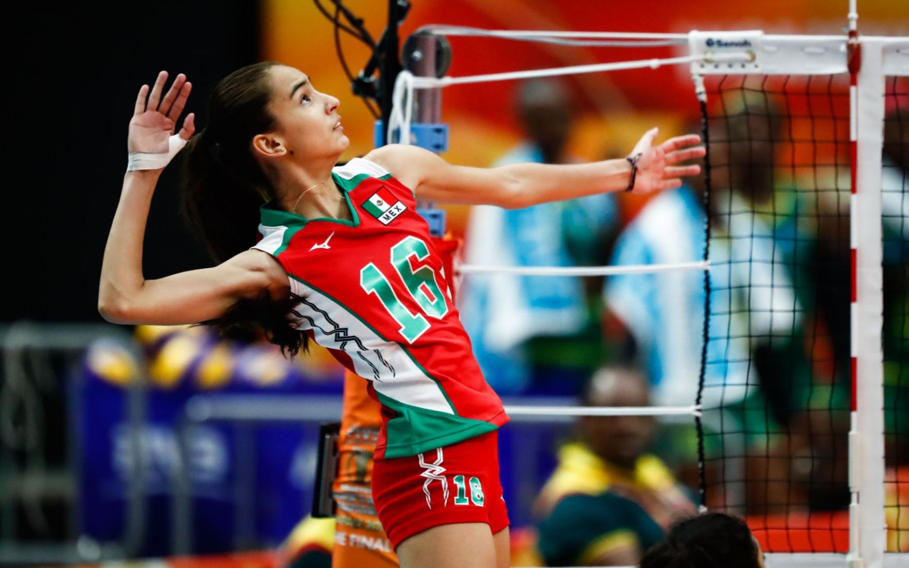 【运动美女】墨西哥女排16岁攻手melanie parra 进攻集锦,小姑娘也有