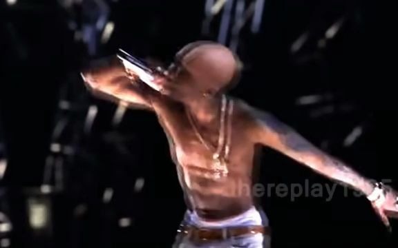 说唱经典图帕克2PAC HOLOGRAM LIVE Coachella  RARE   High Quality哔哩哔哩bilibili