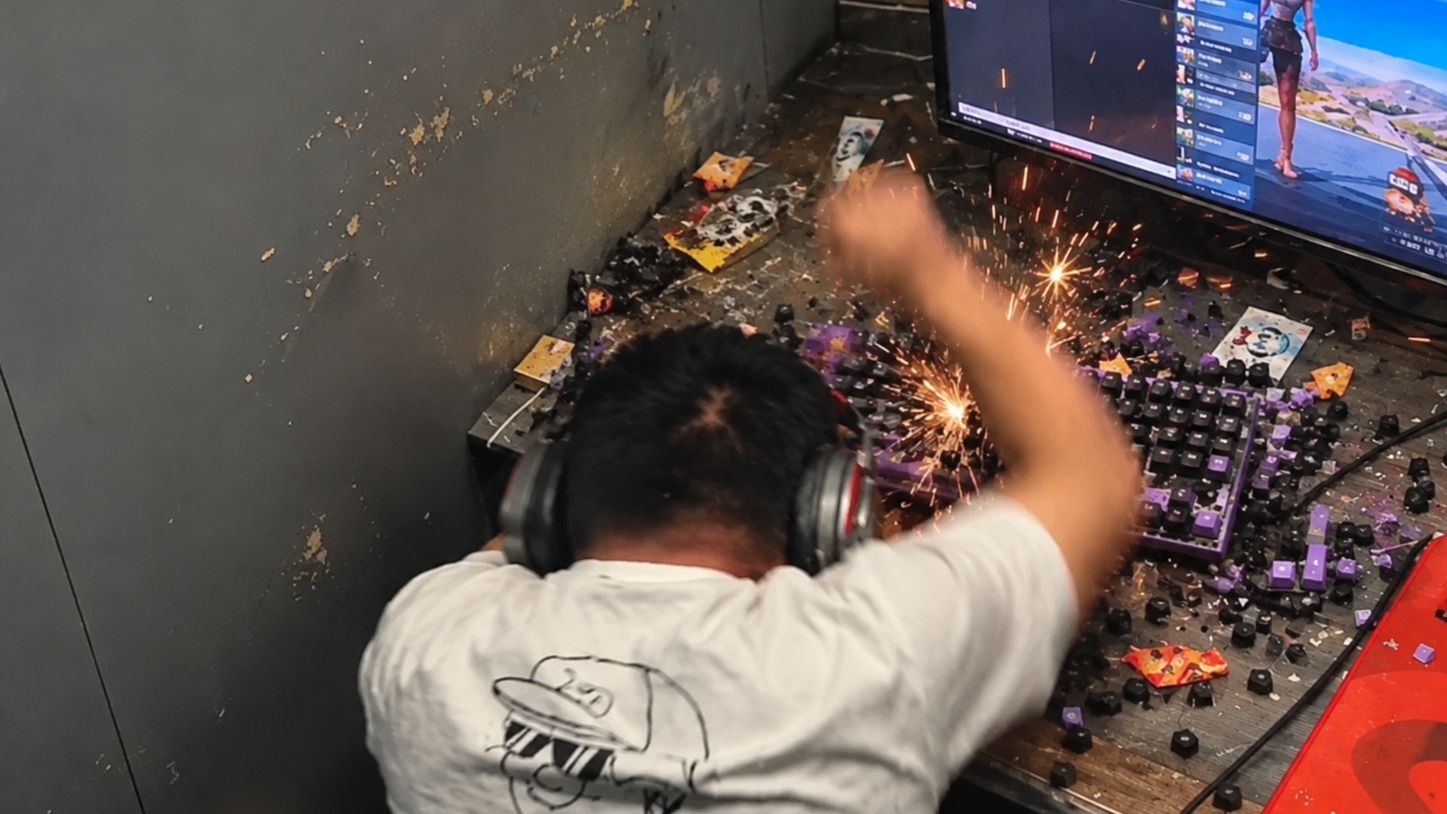 网吧龙级怪人！！🤓