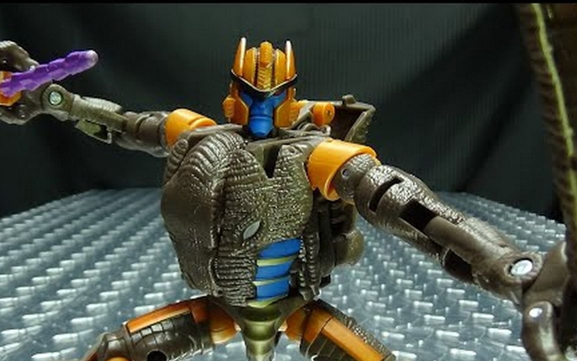 变形金刚jti 王国系列恐龙勇士变形演示 kingdom voyager dinobot