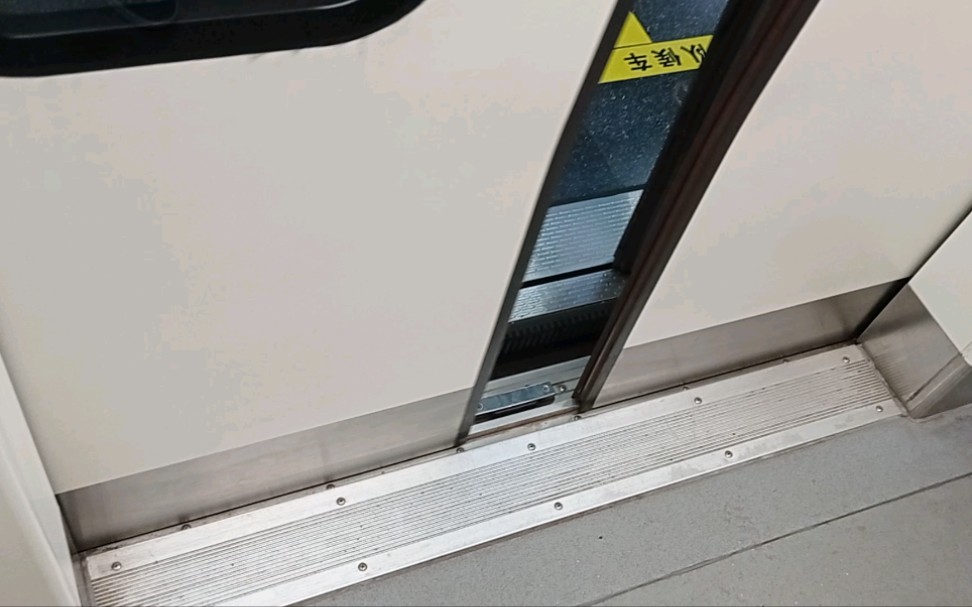 【新誉庞巴迪】长春地铁2号线 内藏门开关门