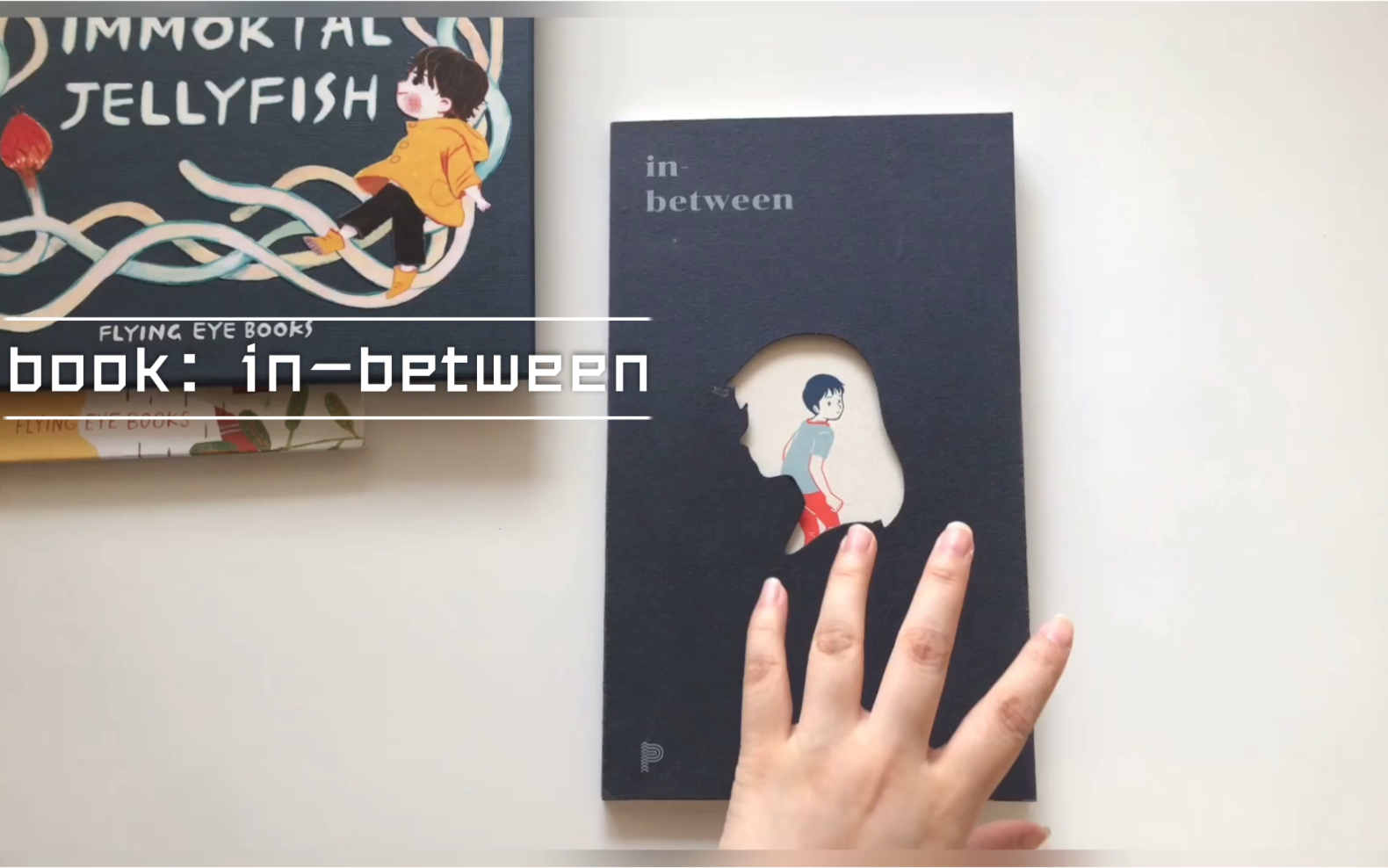 [图]【boy吊分享】在朋友家里翻到的一本有趣的插画小书：book：in-between