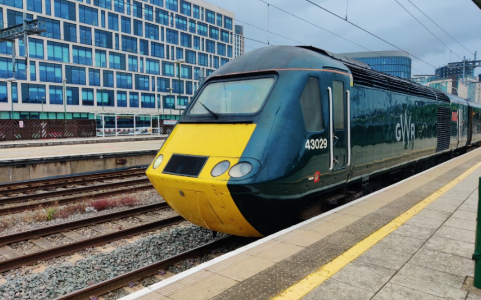 卡迪夫中央车站英国铁路class43柴电机车/intercity 125