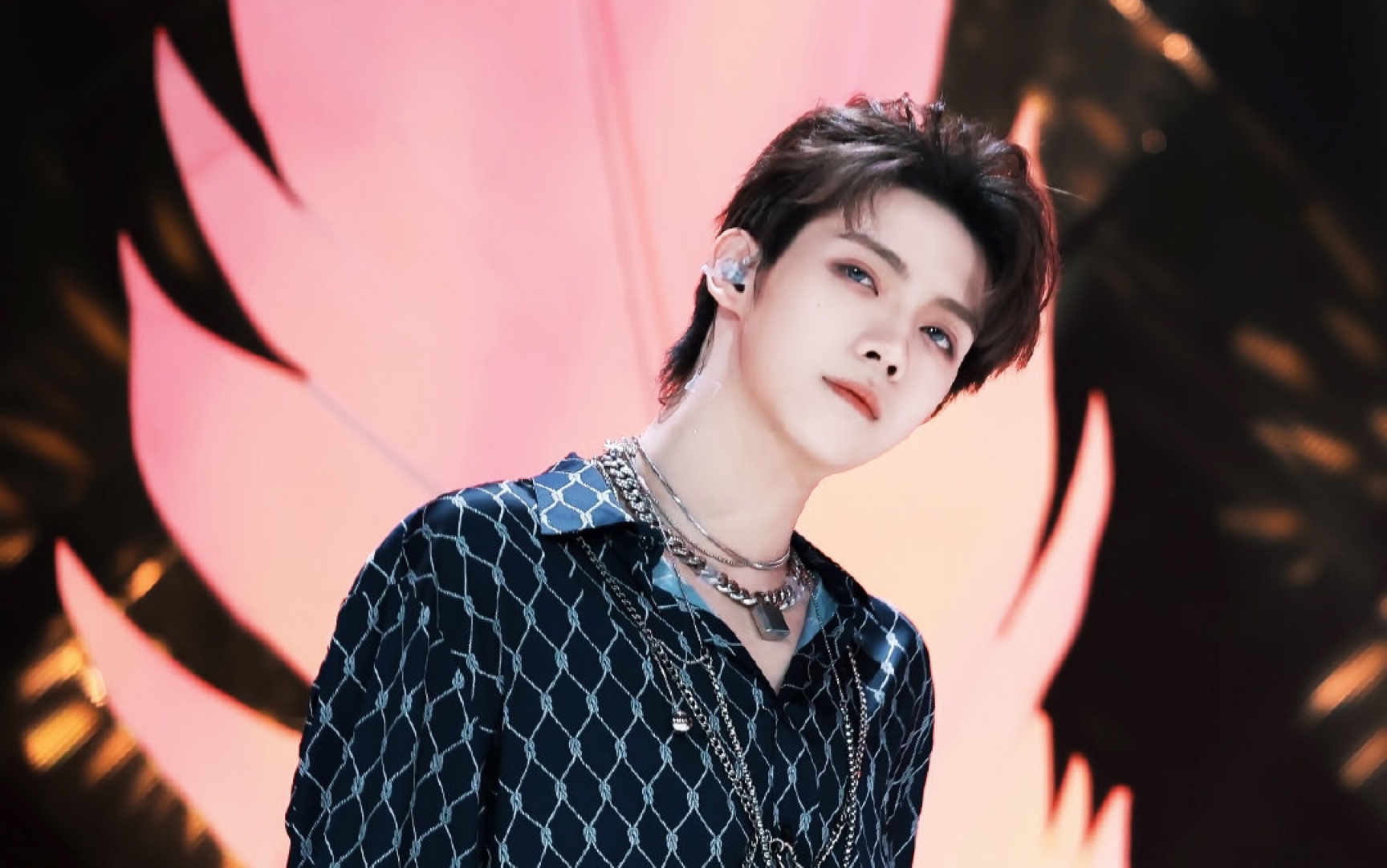 青春有你3罗一舟playingwithfire直拍男人你在玩火