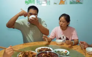 Tải video: 包立春嘴馋，桃子姐做一笼咸烧白，软糯美味，吃爽了