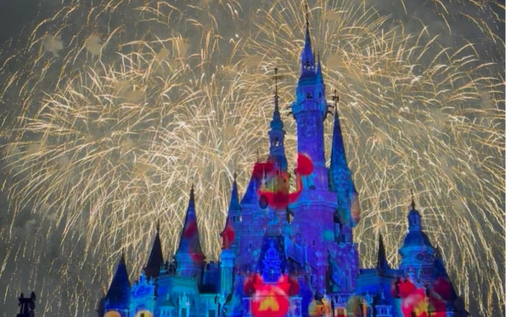 【上海迪士尼乐园度假区】疯狂动物城光影秀 奇梦之光幻影秀 新春烟花