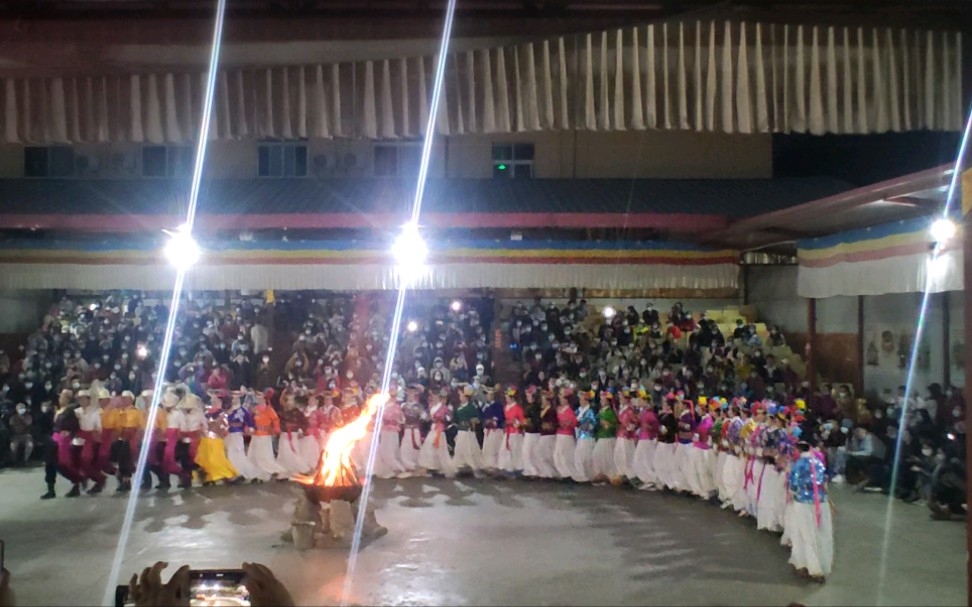 [图]泸沽湖摩梭人篝火晚会