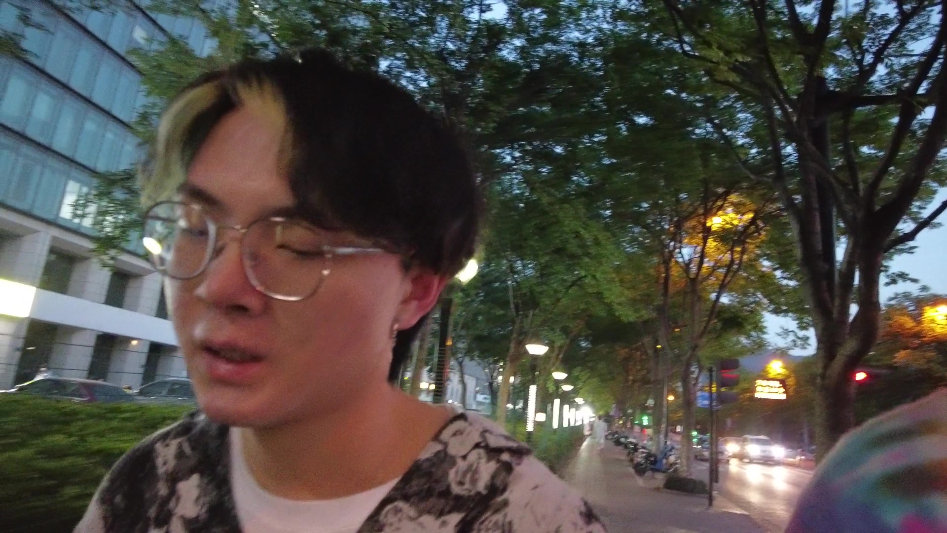 视频封面:杭州的生活