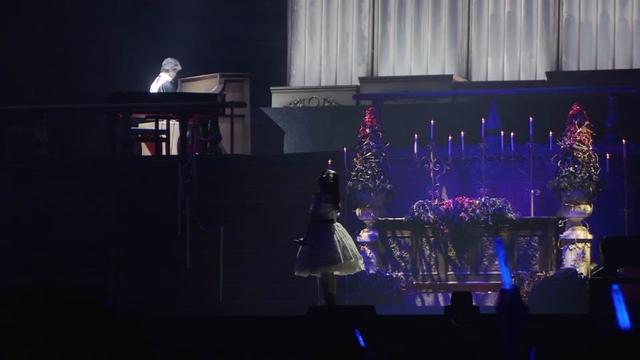 [图]歌曲名：《Trinity Cross》十字架与吸血鬼—演唱者：《Nana Mizuki》水树奈奈—现场版