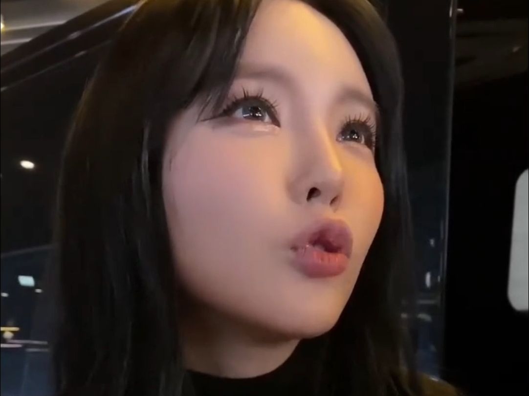 洪真英2024近期下班路粉絲服務~啾~(粉絲短頻混剪)