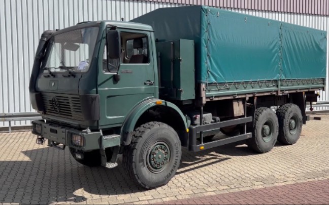 奔驰ng2628 6x6军卡