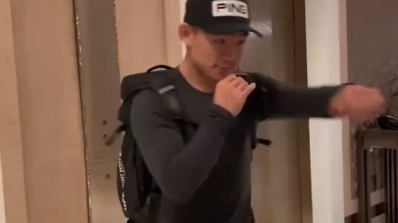 ufc名将"功夫猴子"宋亚东的拳击训练合集(手靶/沙袋/腰靶/实战)