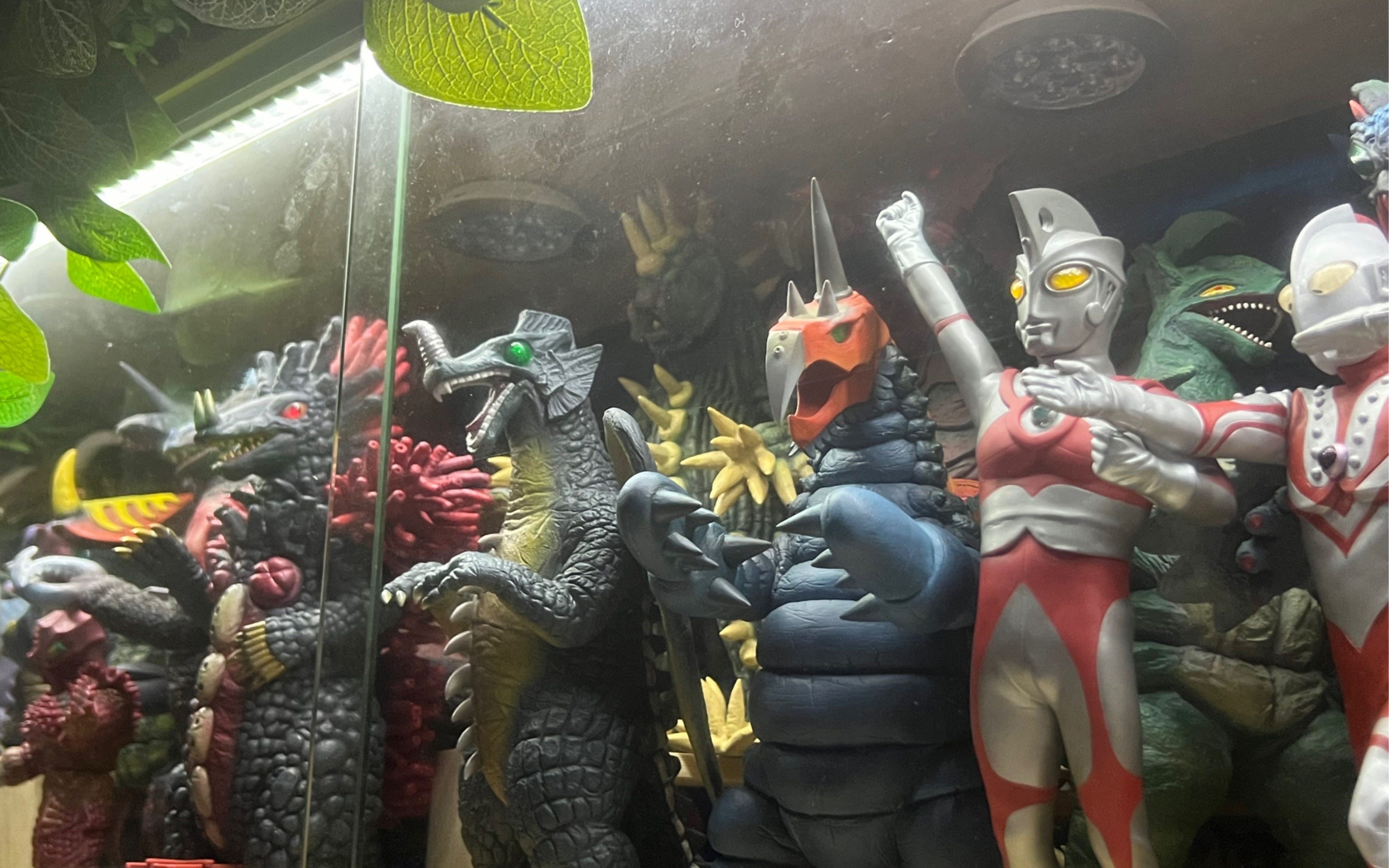 艾斯奥特曼xplus大怪兽收藏