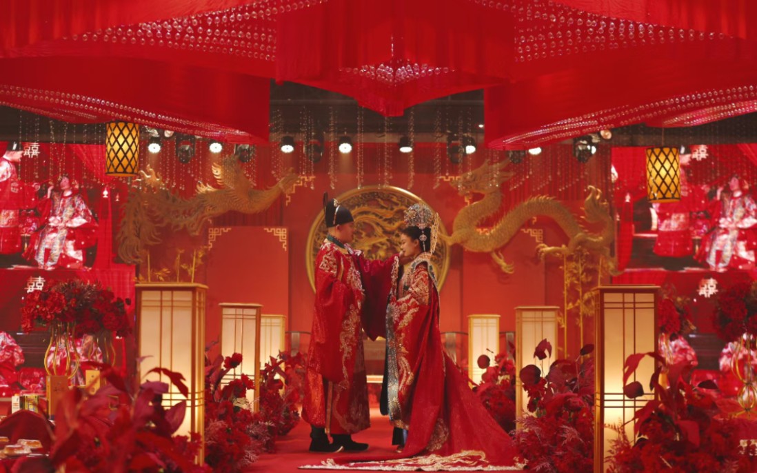 太美了,中式国风婚礼大爱[鼓掌]恭祝新人新婚快乐,白首偕老!