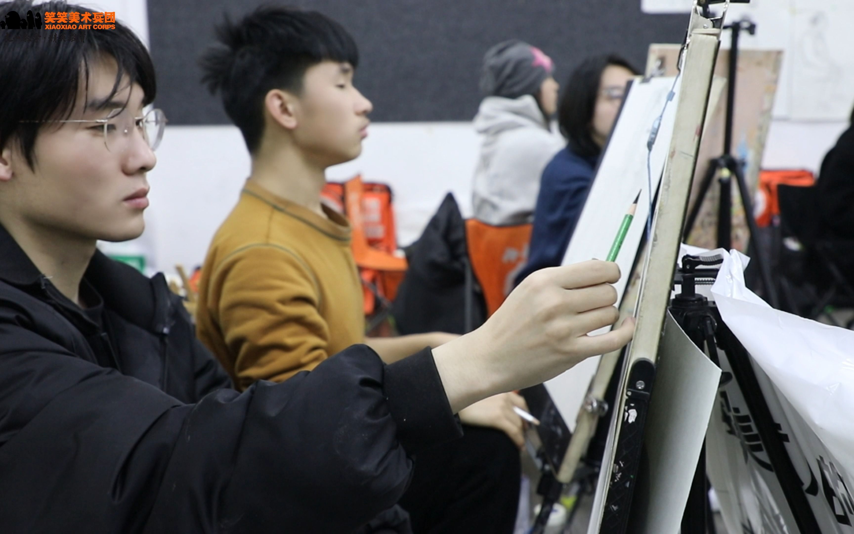"艺术从来都不是捷径,满手铅笔灰的时候我从未羡慕过任何人"#美术生