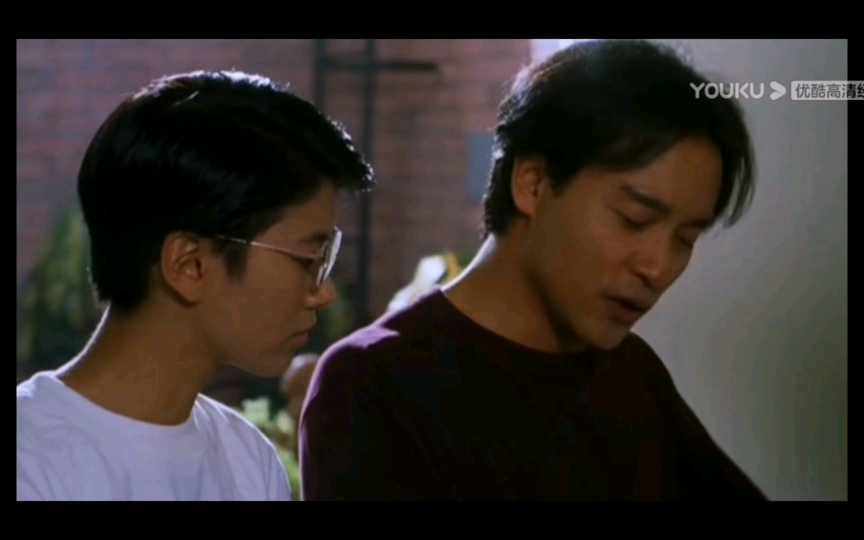 【张国荣】就是这个弹钢琴的片段,令我心动了!