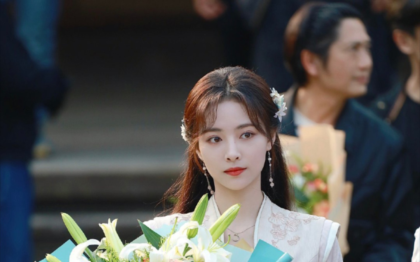 《清风朗月花正开》许佳琪杀青路透