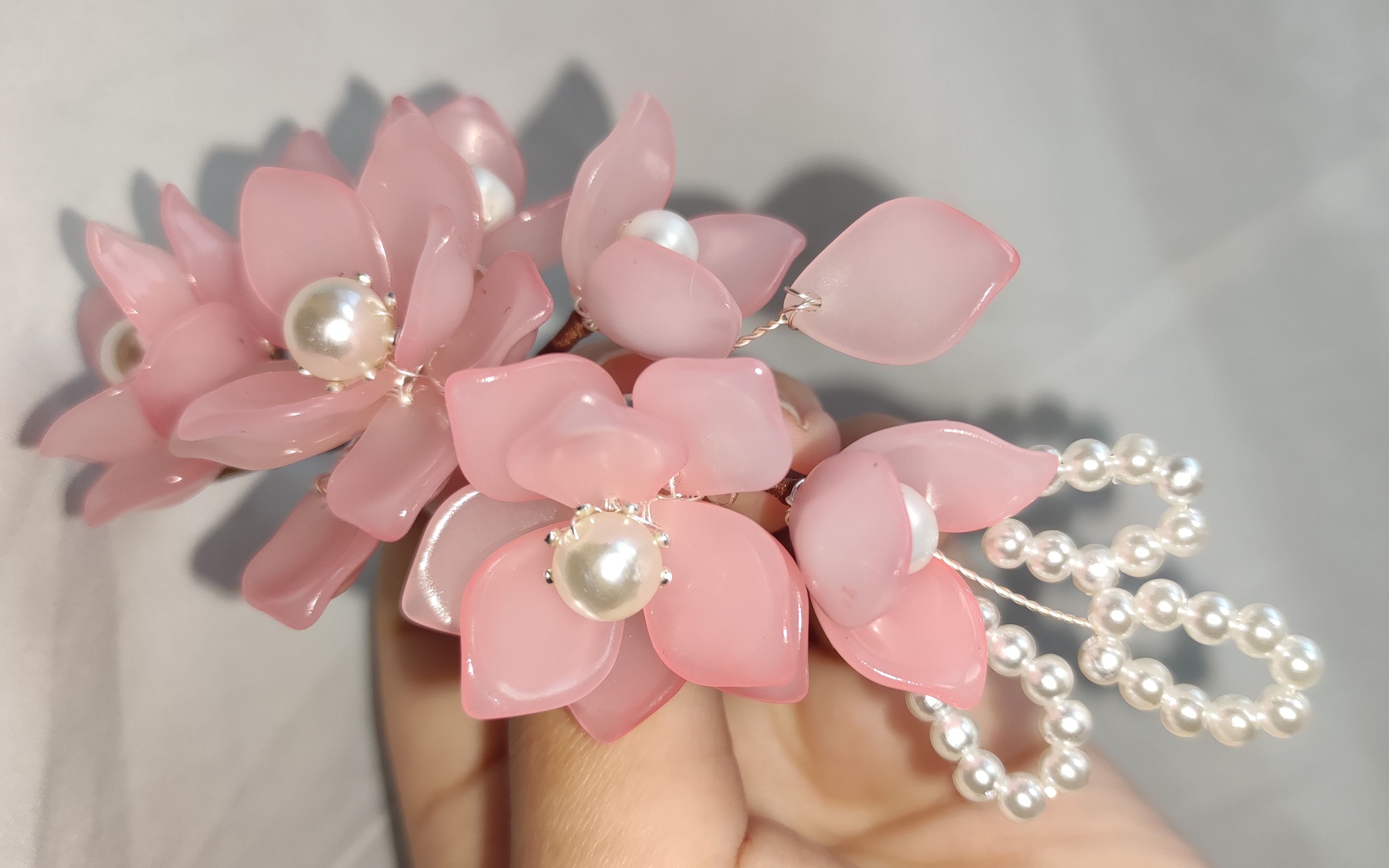 粉色重瓣昙花软簪,汉服发簪教程分享,今天是粉嫩嫩的汉服发饰_哔哩